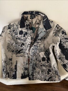 Rebel avenger Skull Print Button-Up Jacket in Cream and Black